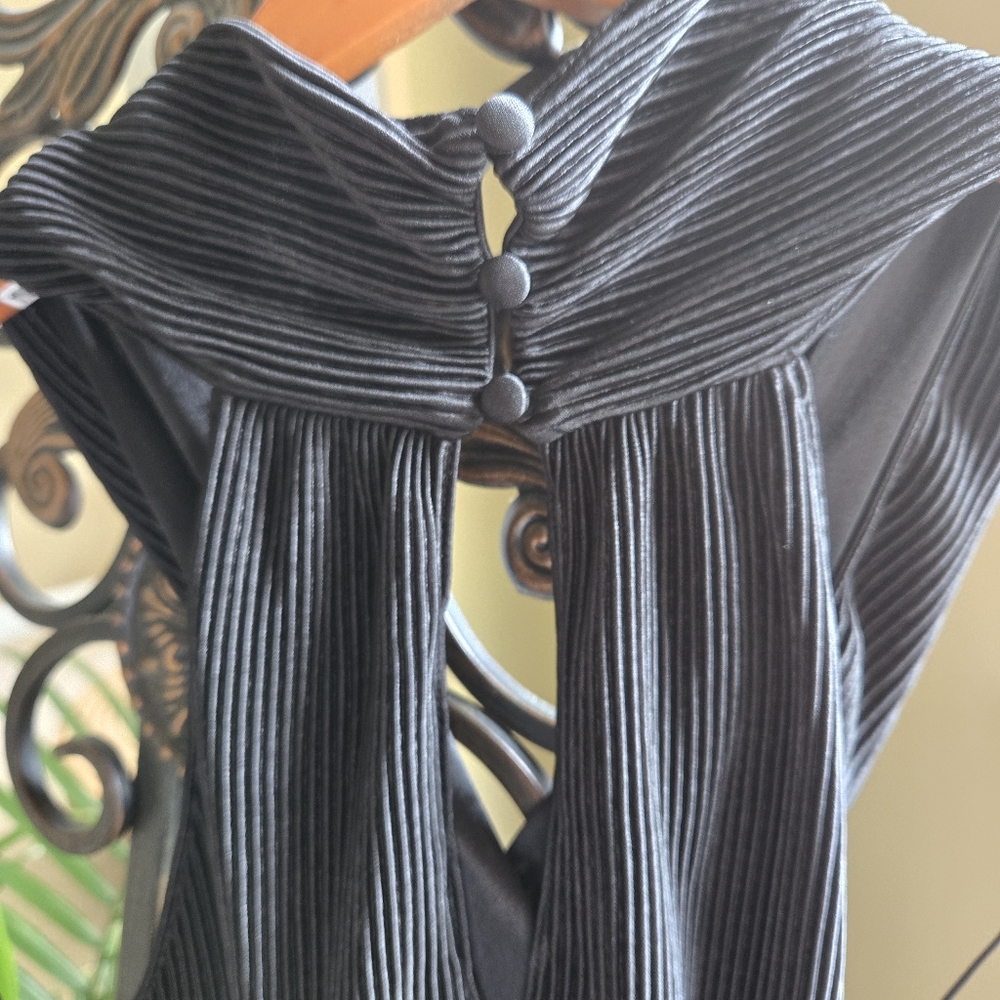 VENUS Black Plisse Cross Neck Halter Top Twist Front Medium - Picture 3 of 8